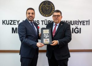 Soldan sağa_Şanser Kadooğlu_Özdemir Berova